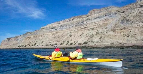 Paseo en kayak por la costa patagónica